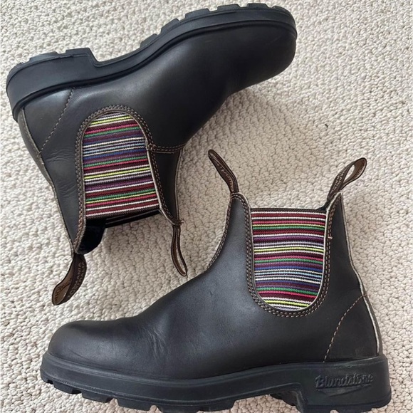 Discontinued Blundstones - Picture 2 of 5